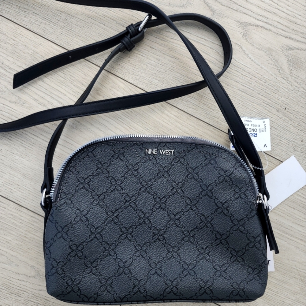 Black nine west purse
